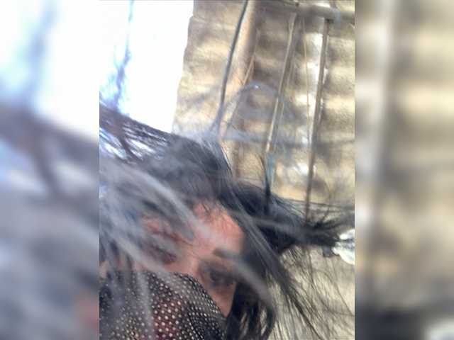 Yayın ekran görüntüleri Tina-