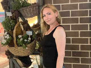 Erotik görüntülü sohbet -Amelia---