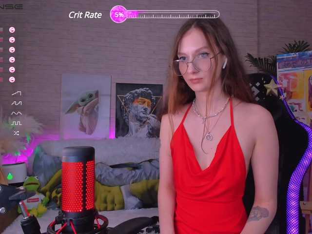 Fotoğraflar KiraRumGirl Hey ! im Kiralet's have fun ;) lovense works from 2tk favorite vibration 11tk for a sweet orgasm I recommend using the control of my toy in menu ))