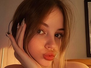 Erotik görüntülü sohbet AliceCost