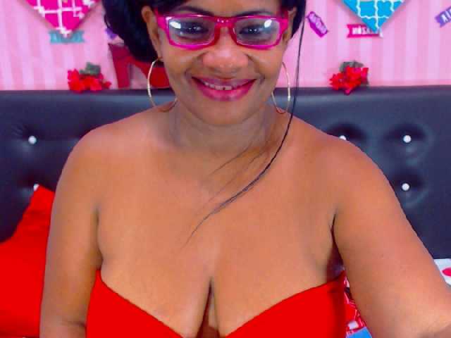 Fotoğraflar AdaBlake Welcome to my room! let's have a horny morning #lovense lush: #allnatural #ebony #pussy #squirt #latina bigtits #bigass - #cum show at goal!