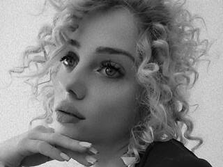 Erotik görüntülü sohbet AdeleKya