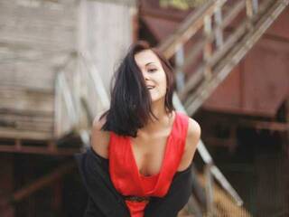 Erotik görüntülü sohbet AdeliNathan