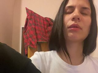 Erotik görüntülü sohbet AdelyaVlad
