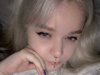 Erotik görüntülü sohbet AdoraBlya