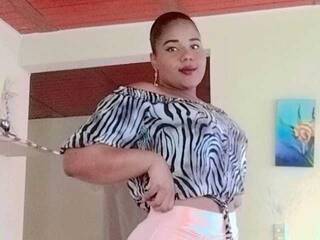 Erotik görüntülü sohbet AdrianaGuz