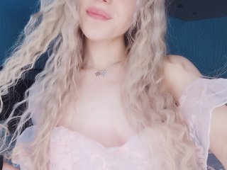 Erotik görüntülü sohbet Adrianarose