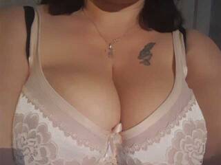 Erotik görüntülü sohbet BigTiti