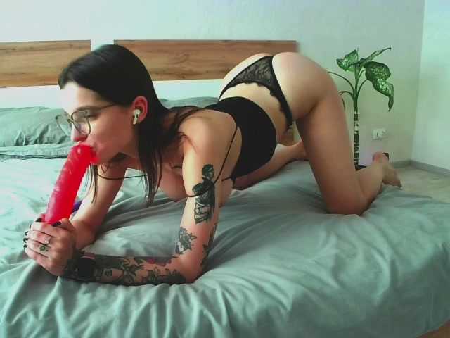 Fotoğraflar ALAN-TATTY want to play with you) pvt is on) undress me for 150 tokens)