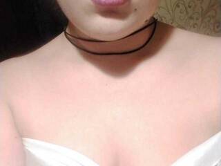 Erotik görüntülü sohbet AlbinaYees