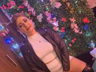 Erotik görüntülü sohbet AlessadraJones