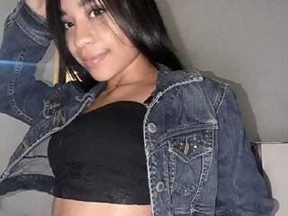 Erotik görüntülü sohbet AlessaWhite