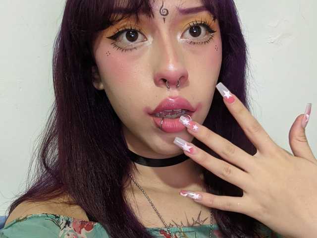 Profilin fotoğrafı AlexaFoxy18