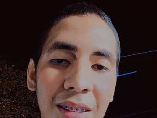 Erotik görüntülü sohbet Alexcumhot