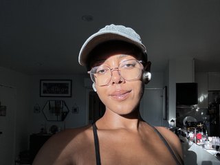 Erotik görüntülü sohbet AliaYourFav