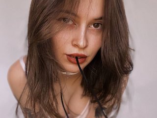Erotik görüntülü sohbet AliceMonta