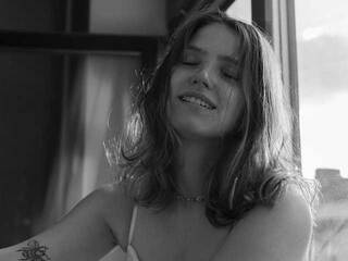 Erotik görüntülü sohbet AliceKittie