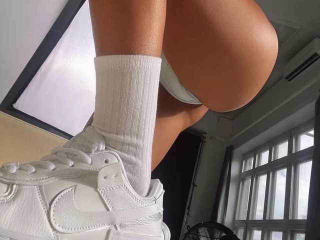 Profilin fotoğrafı AliceHottie