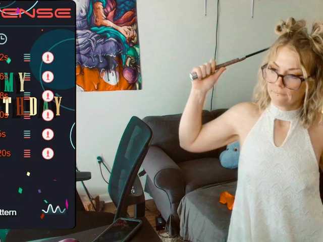 Fotoğraflar Aliceliddell7 ITS MY BIRTHDAY TODAY! #lovense #squirt #bigass #young #cum#milf #blonde #small tits #young #naughty #lush #feet #smoke #glasses