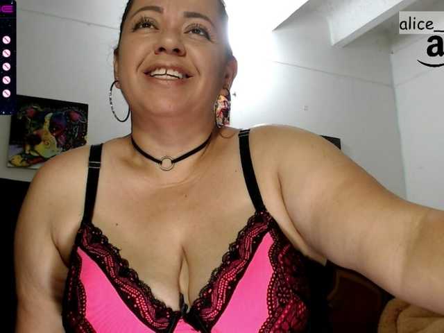 Fotoğraflar AliceTess Let's have a great time together, make me feel happy and horny with u tips!! #milf #latina #mature #bigtits