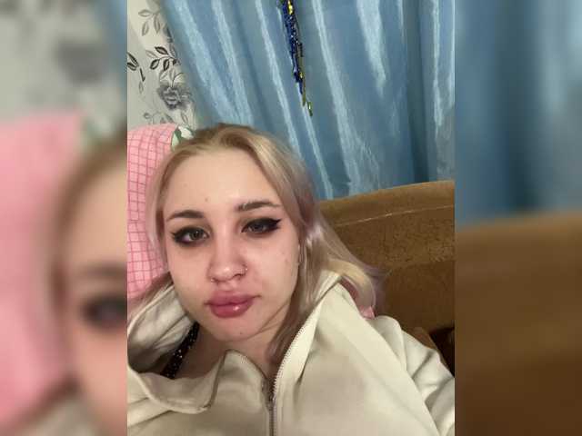 Yayın ekran görüntüleri AliceTurner