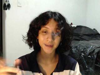 Erotik görüntülü sohbet AlinaWoolf