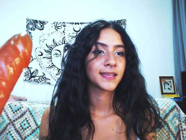 Fotoğraflar AlinaWoolf Heyy welcome to my room, im new model, dont forget follow me and tip if u like the show, hot private open! GOAL BOOTY TEASE + SPANKS DOGGY ❤