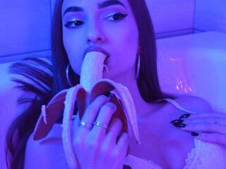 Erotik görüntülü sohbet AliyaEvans