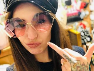 Profilin fotoğrafı FUCK_LOVE