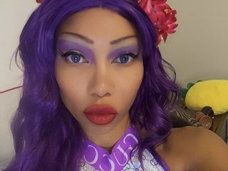 Erotik görüntülü sohbet AllaStrange