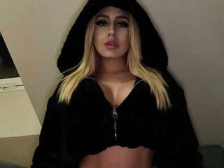 Erotik görüntülü sohbet AmaraPierce