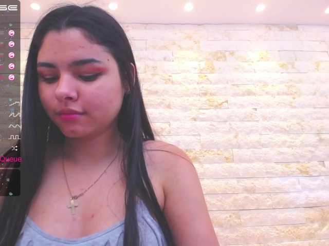 Fotoğraflar AmelieVasquez Happy Day //C2c 25//Flash Boobs 30//Flash Ass 40//Flash Pussy 45//Oil Show 75//Blowjob 95//play Dildo 150//Squirt 250//Pvt//Pm is open, make me cum on GOAL.