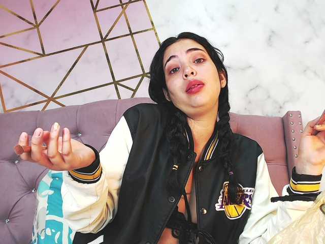 Yayın ekran görüntüleri AmyLogan