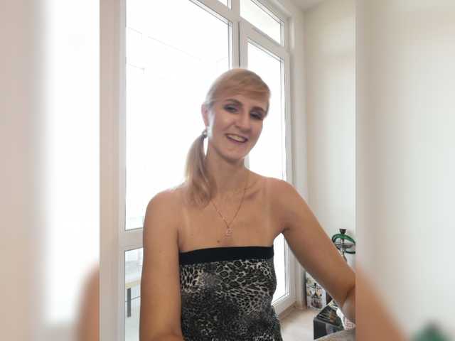 Fotoğraflar Besenok05 Hello everyone, I'm Nastya. You please me, I will please you)). Lovens from 2tkn, strongest vibration 110tkn. Don't forget to put love, it's free. Dildo in private or group