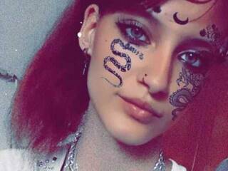 Erotik görüntülü sohbet AngelDeatha