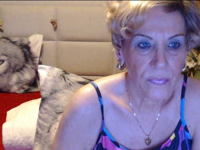 Fotoğraflar ANGELGRANNY welcom guys..pm..50 tk..pussy or ass..100..tits or feet..50..let s have fun