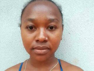 Erotik görüntülü sohbet Angellette