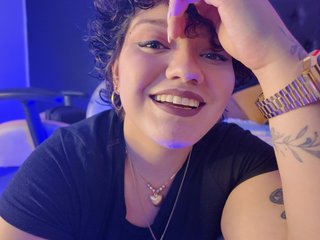 Erotik görüntülü sohbet AngiJackson