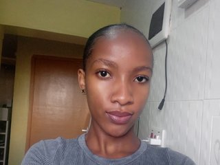 Erotik görüntülü sohbet Angydoll