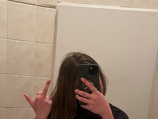 Erotik görüntülü sohbet anirie_findom