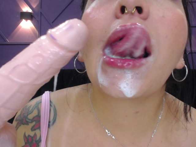 Fotoğraflar Anniieose i want have a big orgasm, do you want help me? #spit #latina #smoke #tattoo #braces #feet #new