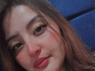 Erotik görüntülü sohbet Anny-azalea