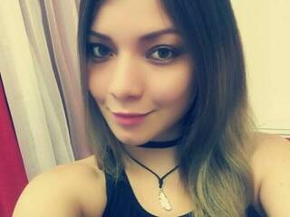 Erotik görüntülü sohbet AprilClaire