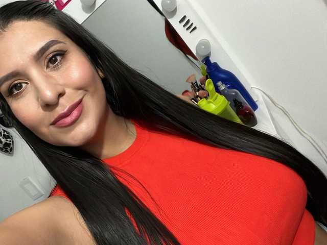 Profilin fotoğrafı ariana-sexy-horny