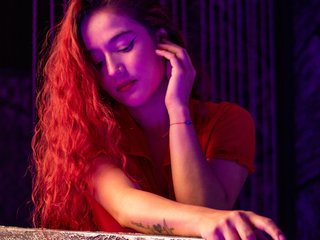 Erotik görüntülü sohbet AriBaker