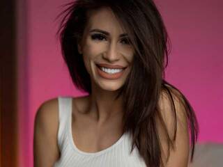 Erotik görüntülü sohbet AryaLopes