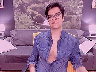 Erotik görüntülü sohbet AstraGreen