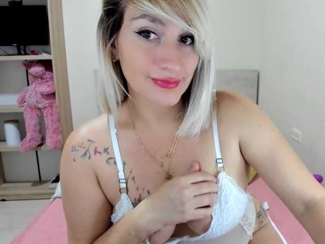Profilin fotoğrafı avajonesmilf