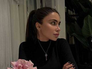 Erotik görüntülü sohbet Angelina_kisa001