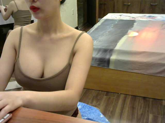 Fotoğraflar BabyWetDream Hi guys, my name is Mihako, flash boobs is 91 tokens, flash pussy is 99, dance is 100 squirt 500 --Need to 1000tokens squirt right now..